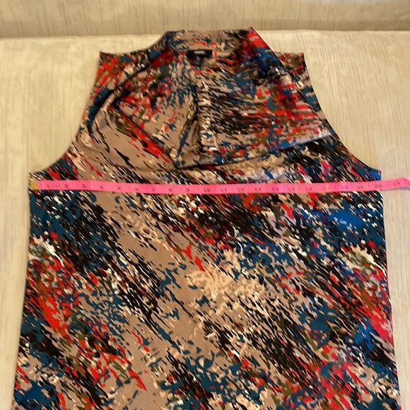 Goes with everything! Sleeveless cowl neck shell - Picture 3 of 9